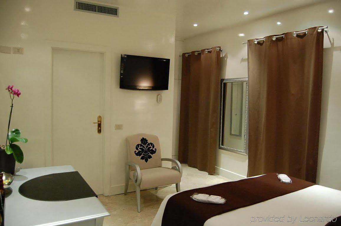 Royal Palace Luxury Hotel Рим Екстер'єр фото